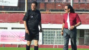 Interviu șocant. Miron Cozma spune că el a organizat sărbătoarea Rapidului. În calitate de fostă glorie, "eram îndreptățit să dau lovitura de începere". Plus: minerii n-au făcut represiune și "ce n-a făcut Piața Universității am făcut eu, l-am schimbat pe criminalul Roman și arestat pe KGB-istul Iliescu" 
