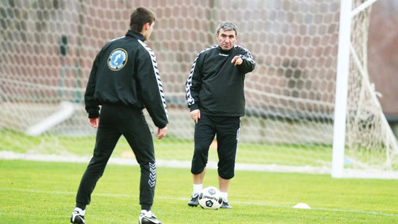 Interviu Gică Hagi: "Cu 13 pe tricou i-am dat primul gol Stelei!"** Ce spune "Regele" despre salvarea Viitorului de la retrogradare