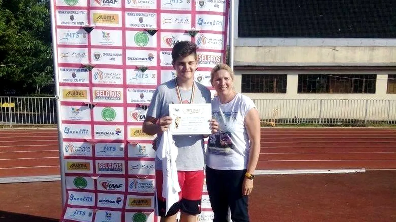 La doar 12 ani, fiul Nicoletei Grasu a câștigat două titluri la Naționalele de atletism pentru copii 