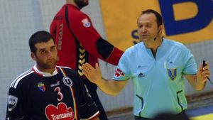 Acuze grave între candidați! Fostul arbitru Constantin Din despre activitatea președintelui Alexandru Dedu: „Au fost echipe cărora li s-a solicitat taxă de protecție". Care e reacția FRH