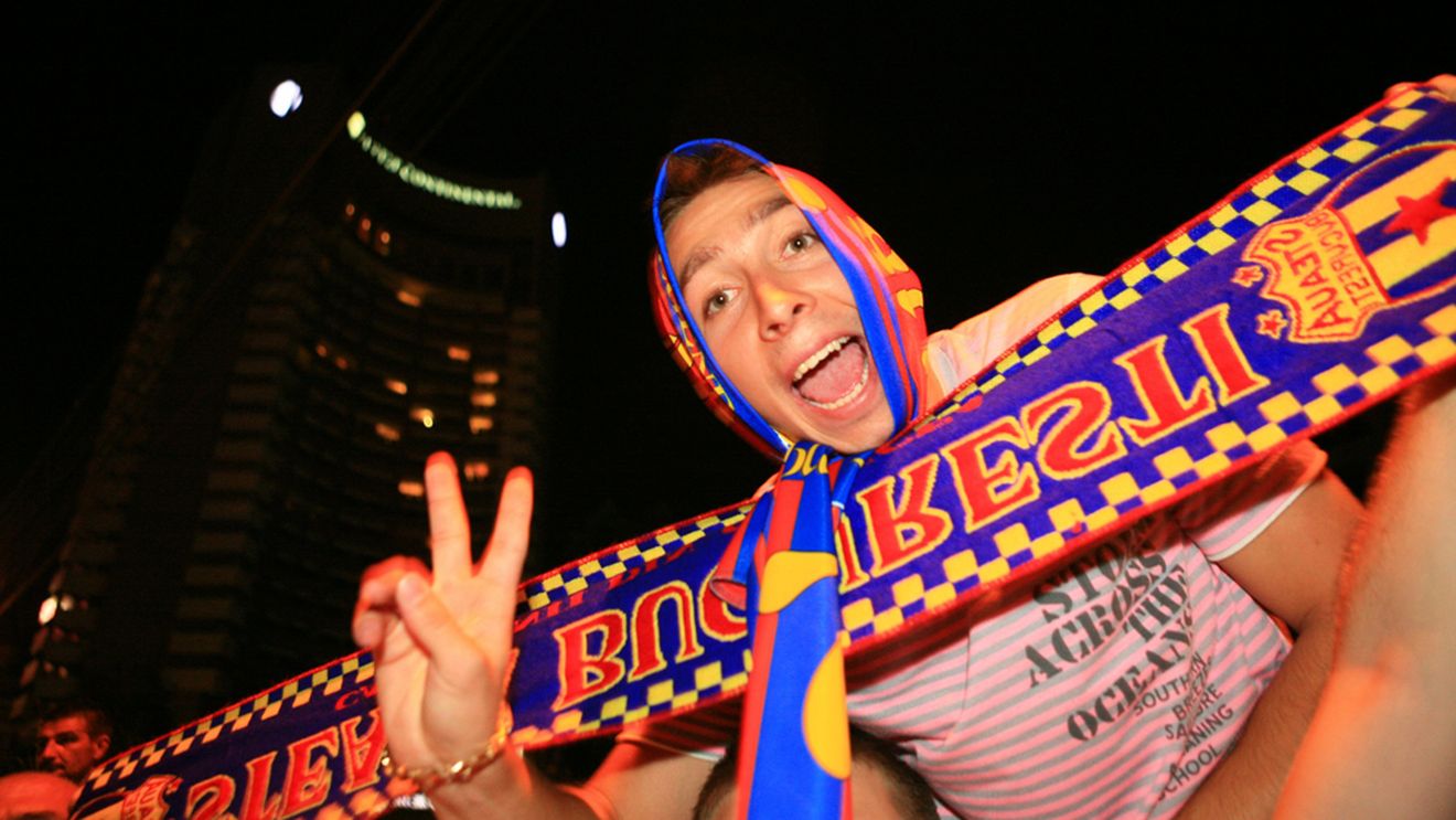 Fanii sărbătoresc la Universitate. Vine și Becali?