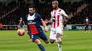 Adi Mutu a anunțat încă un transfer la Dinamo: "E rezolvat! Mâine vine la București". Andone: "L-aș fi vrut în ianuarie". Antrenorul a dezvăluit că mai vin trei jucători