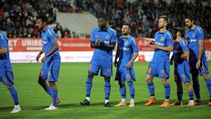 Gică Hagi, sunat de Gigi Becali în aceste zile pentru a face un transfer pe axa FCSB - Farul! Afacerea pe care ar putea-o face nașul și finul