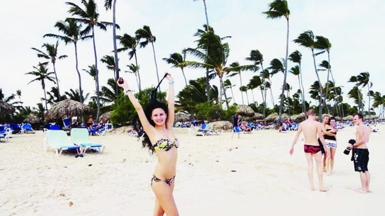 Vacanțe de campioni!** Jucătorii Oțelului care petreceau la Gura Humorului sau Râmnicu Vâlcea se distrează în această iarnă la Paris și în Rep. Dominicană