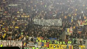 Răzvan Burleanu, inamicul numărul 1 al fanilor la meciul România - Muntenegru. „Demisia ți-o așteptăm cu ardoare!” | FOTO & VIDEO