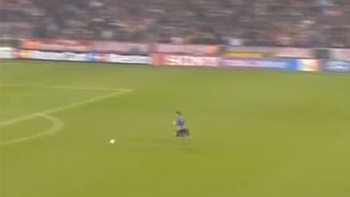 VIDEO Spectacol total pe Allianz Arena!** Șutul de la 70 de metri al lui Mario Gomez, marcator al unui HATTRICK