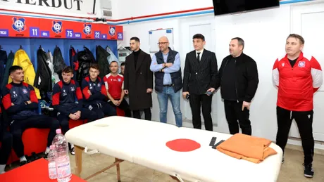 Claudiu Keşeru, noul director sportiv al FC Bihor. Fostului internațional nu-i place că a văzut jucători care se simt bine la club: ”Nu este tocmai bine pentru joc!” Directoarea de dezvoltare, îndepărtată!