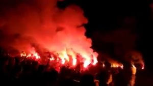 Exact ce i-a lipsit la Astra! VIDEO | Șumudică, lăsat cu gura căscată de fanii lui Kayserispor. Atmosferă senzațională la ultimul antrenament