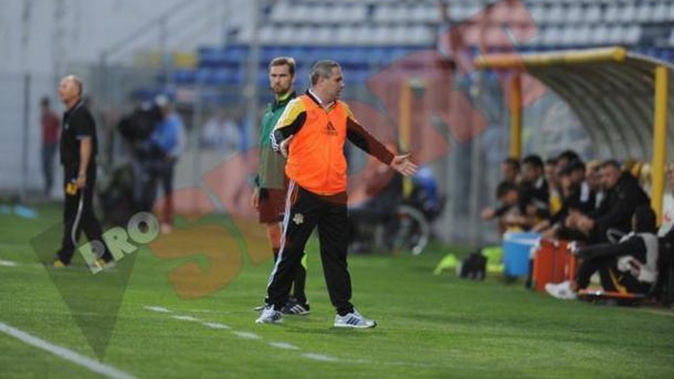 Șumudică sau imaginea neputinței!** "Bă, iar te învață ăla să antrenezi!"