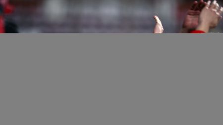 Rotariu se îndepărtează tot mai mult de Dinamo. Părinții săi vor să-l mute din apartamentul primit de la club, pe motiv că siguranța familiei este pusă în pericol