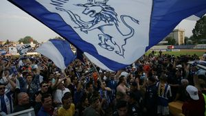 Oltenii, ca frații!** "Tot stadionul din Târgu Jiu va ține cu Craiova!"