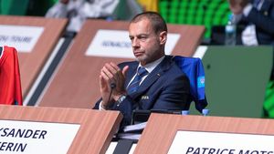 Decizie istorică a UEFA: se schimbă fotbalul mondial! Lovitura fără precedent va distruge supremația cluburilor din Premier League: ce se va întâmpla cu salariile și sumele de transferuri