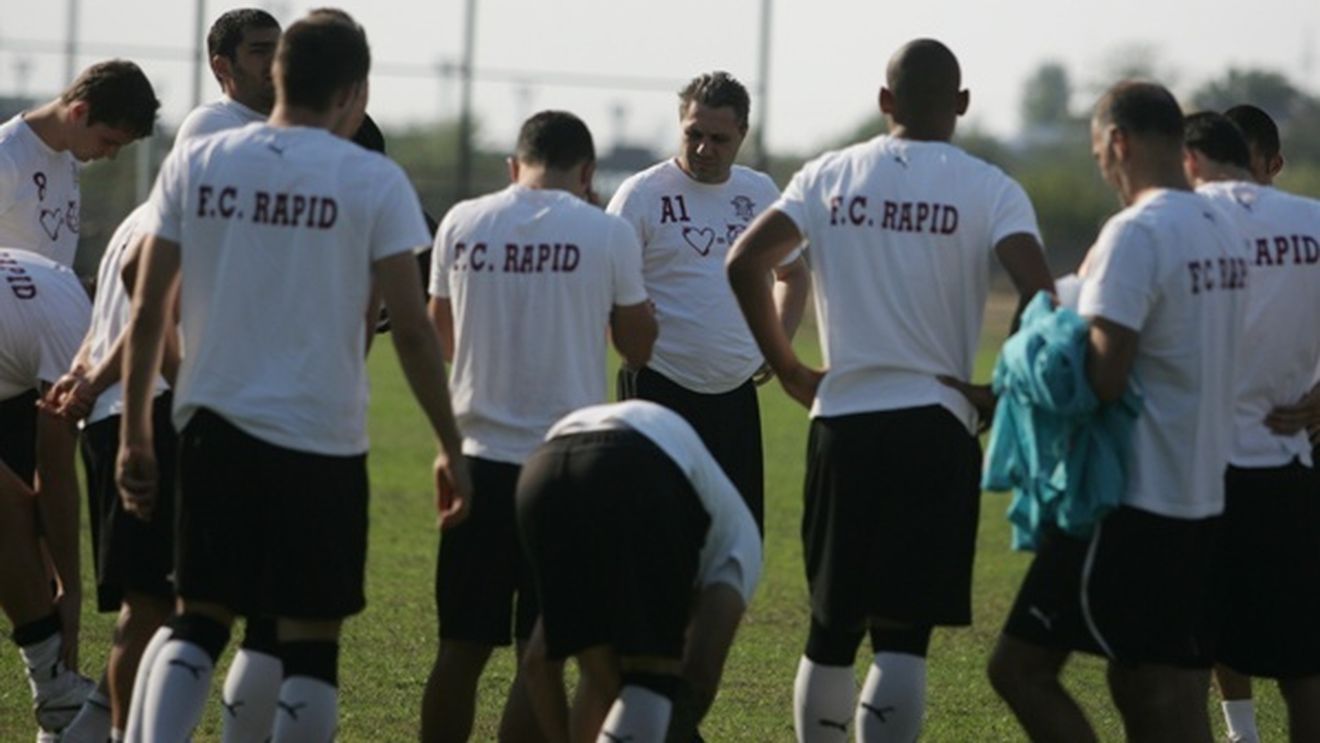 Șumudică face haz de necaz: "Ne antrenăm 6 la 6, ca la handbal!** Sunt total nemulțumit, e greu să antrenezi Rapidul"