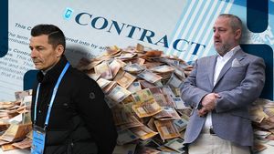 Costel Gâlcă ia un munte de bani de la Mihai Rotaru. Clauzele fabuloase din contract: cât primeşte dacă Mirel Rădoi ia titlul sau duce Universitatea Craiova în grupele unei cupe europene în oricare din următorii 3 ani. EXCLUSIV