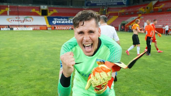 Anunțul zilei! Silviu Lung jr este dorit de Galatasaray! Reacția portarului român