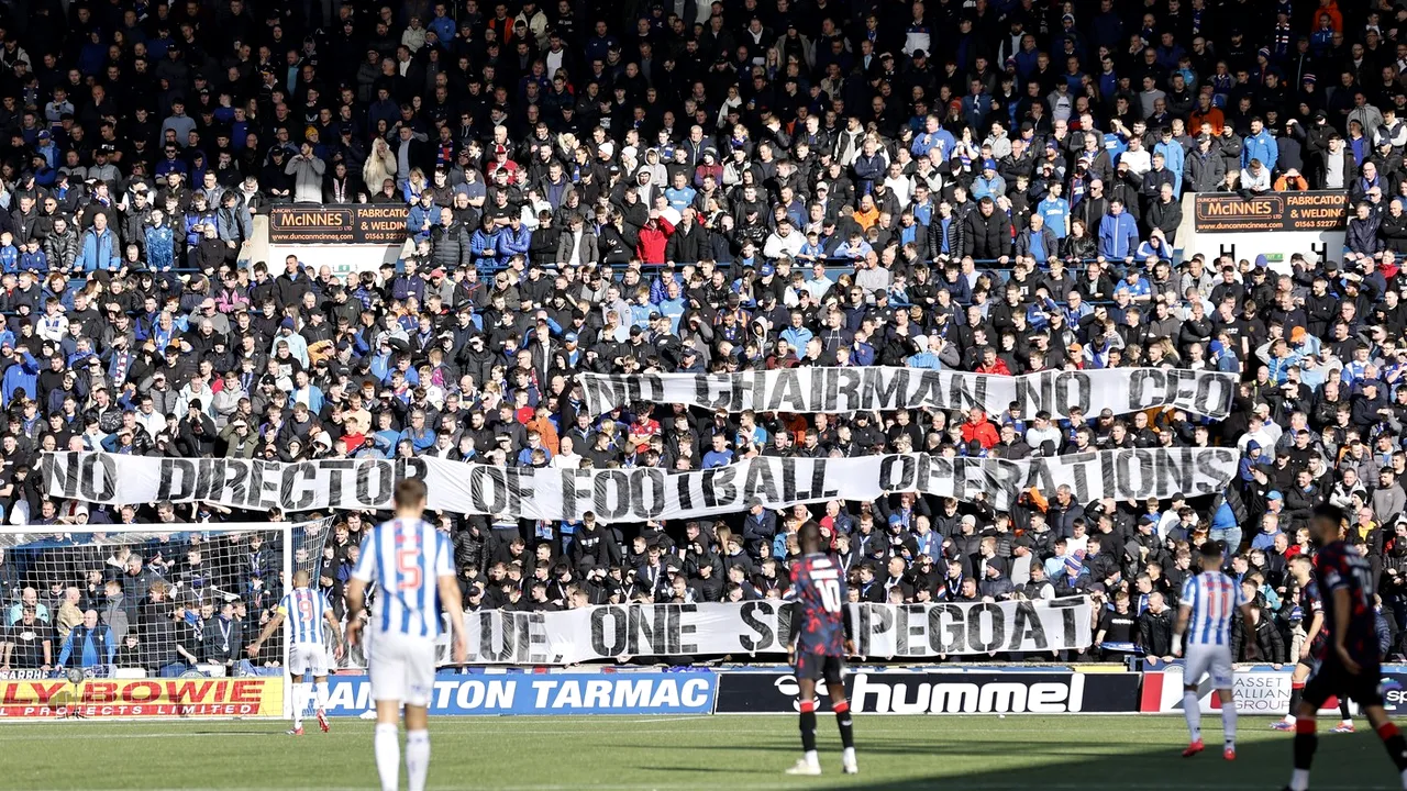 E haos şi război între fani şi club înainte de Rangers - FCSB