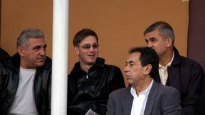 Nicolae Badea, ironie fabuloasă împotriva acționarilor de la Dinamo, în scandalul cu poza trofeelor celor de la CFR Cluj