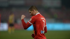 Gicu, singurul "Grozav" de pe teren. Dinamo a învins cu 3-1 pe Ceahlăul la revenirea lui Flavius Stoican pe bancă