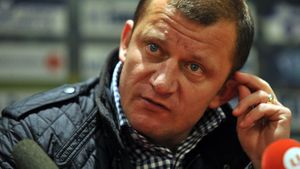 Dorinel Munteanu îi ia apărarea lui Alin Minteuan în scandalul cu Dan Petrescu: „A apărut problema banilor și la Cluj!” | VIDEO EXCLUSIV ProSport Live