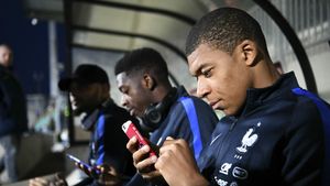 „Alo, sunt Florentino Perez!”. Kylian Mbappe s-a trezit cu un telefon de la președintele lui Real Madrid, după ce PSG a fost eliminată de Borussia Dortmund în semifinalele Ligii Campionilor
