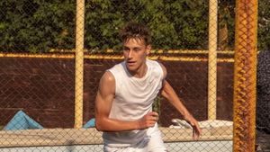 România nu a dat doi bani pe el, Ungaria l-a chemat la națională, iar el acum se revanșează. La 20 de ani, fotbalistul a debutat cu gol pentru MOL, echipa favorită a premierului Viktor Orban