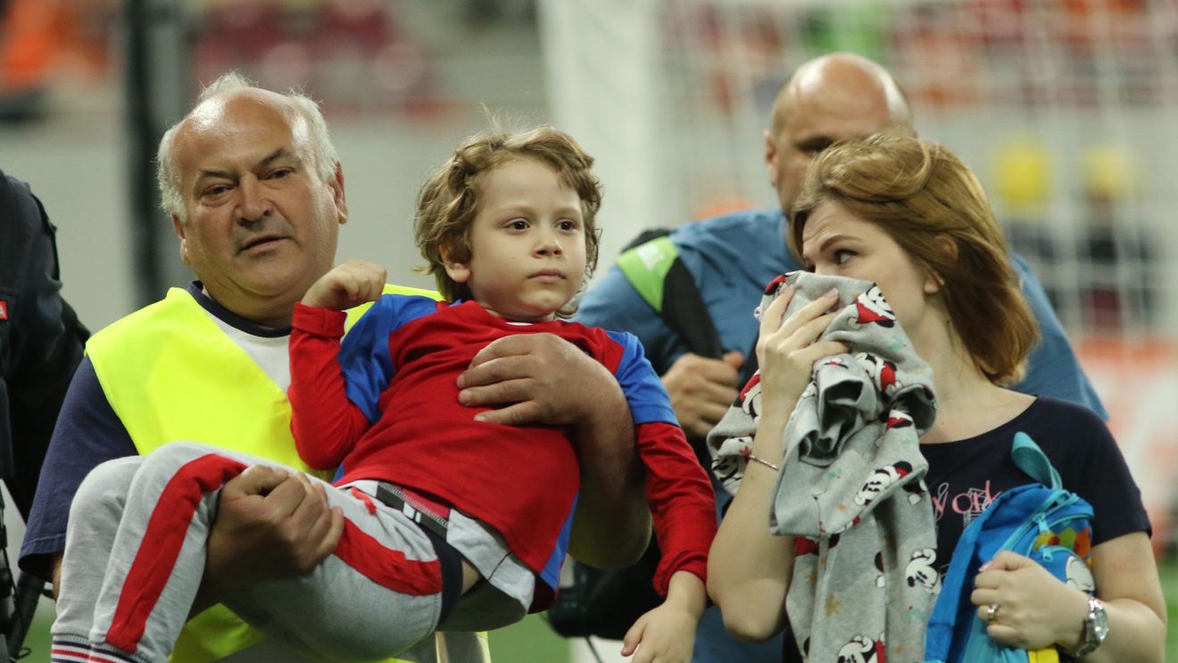 Explicațiile Jandarmeriei pentru modul în care au fost folosite gazele lacrimogene la Steaua - Academia: "Provoacă puțin disconfort". Urmează zeci de dosare întocmite pentru infracțiuni