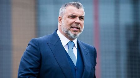 Cosmin Olăroiu dă o lovitură imobiliară, după aventura din China! Cât a investit într-un ansambru rezidențial din Mamaia și la cine se duce profitul