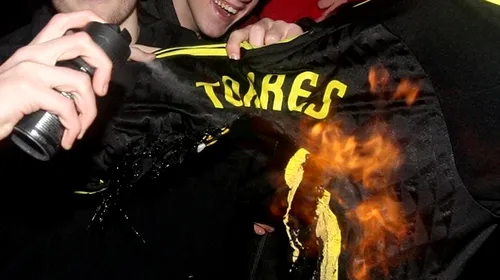 VIDEO&FOTO Fernando Torres, persona non grata pe Anfield Road!** Vezi cum au primit fanii vestea plecării spaniolului