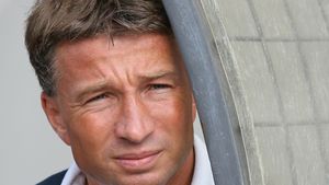Petrescu liniștește granzii: "Ne batem la locul 6, nu la titlu!"