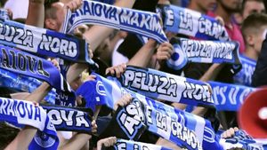 Fanii Universităţii Craiova, nemulţumiţi total de campania de mercato din iarna acesta: „Dormim în post. Nu trebuie să visăm la titlu!”