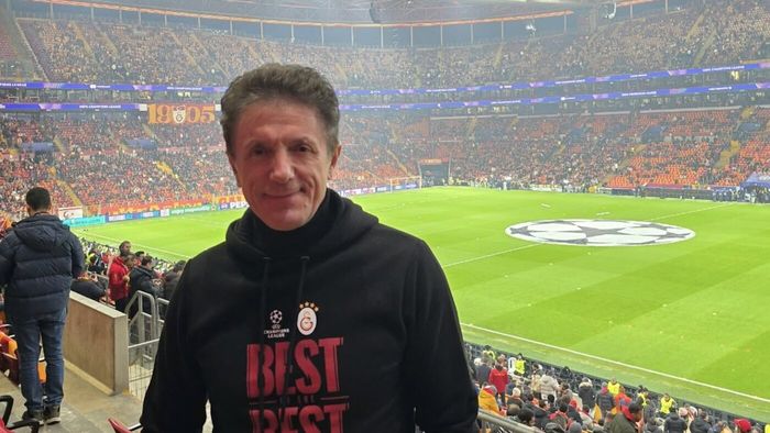 Imaginea momentului de la Barcelona - Real Madrid: cum a apărut Gică Popescu în poză cu luptătorul Khabib Nurmagomedov