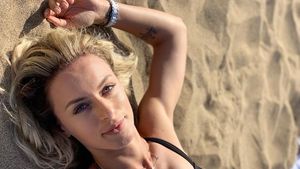 Ana Bogdan, sexy pe nisipul fierbinte de pe malul Bosforului! Românca a profitat de eliminarea din turneul de la Istanbul | FOTO