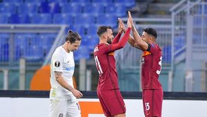 Critică nemiloasă la adresa lui CFR Cluj, după meciul cu Roma: Bălgrădean, „mâini de unt”, Camora, un dezastru total, Susic e amețit". Dan Petrescu, nota 4,5