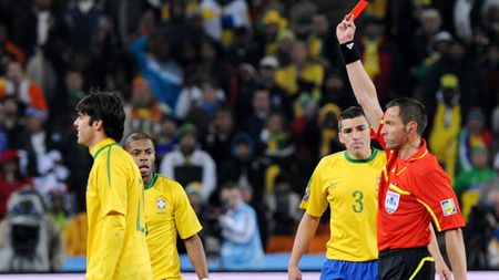 Dunga: "Eliminarea lui Kaka nu este deloc justificată"