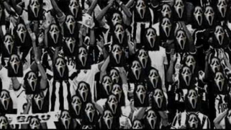 FOTO Coregrafie "de groază" pregătită de galeria clubului lui Ronaldinho! 20.000 de fani bagă frica în adversari