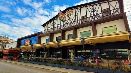 Fostul jucător de la Dinamo a devenit ospătar în Spania după retragere: ”Bani mulți! M-am dus la muncă, nu am venit să cer echipă”