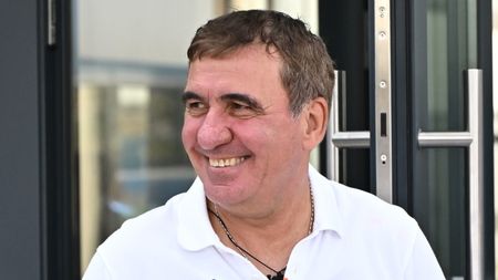 Gică Hagi se ocupă de averea familiei. A băgat două milioane de euro şi a renovat hotelul IAKI, iar acum strânge banii cu lopata în plin sezon estival