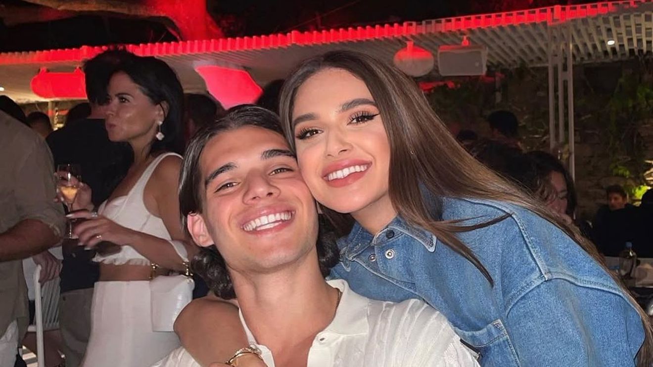 Ianis Hagi e şomer, dar profită de timp și îşi răsfață soția pe litoralul din România