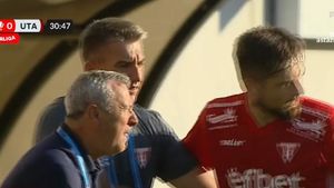 Omul care l-a „distrus” pe Mircea Rednic în meciul cu CFR Cluj și-a luat revanșa în Hermannstadt - UTA Arad! | VIDEO