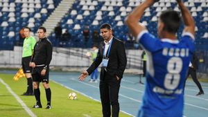 A trimis titlul spre Cluj, acum i-a pus gând rău lui Hagi. Fără nouă jucători, Stoican e gata pentru duelul cu antrenorul care l-a învins de trei ori în acest sezon. Discursul tehnicianului lui CSM Poli