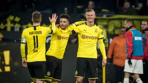 Un portar din Liga 1 se bate cu Sancho și Haaland! Echipa cu super staruri în care suntem alături de vedete de zeci de milioane de euro din Bundesliga și Premier League