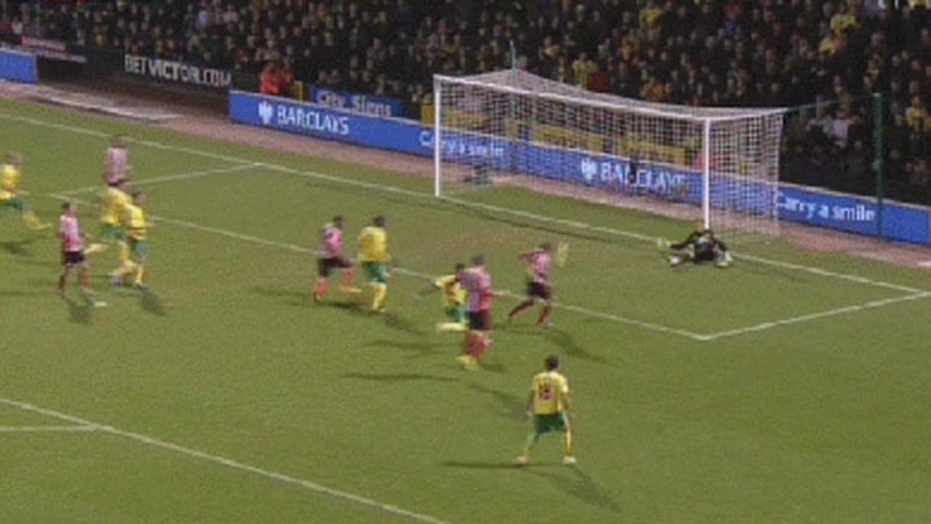 Asta e ratarea sezonului în Premier League!** VIDEO Cum a reacționat un fundaș după ce a rămas singur cu poarta goală, iar adversarii se pregăteau să pună mingea la centru