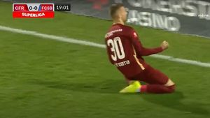 Daniel Bîrligea a ajuns la cota 3 în Superliga după reușita din CFR Cluj - FCSB! Cum a deschis scorul atacantul care l-a exasperat pe Dan Petrescu cu accidentările
