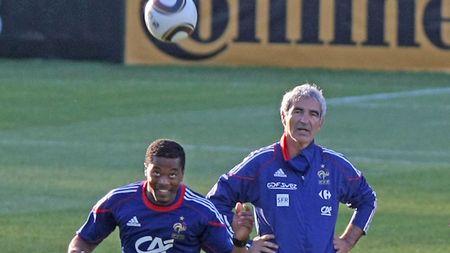 Evra:** "Domenech l-a numit pe Anelka 'fiu de târfă'! Nico a ripostat"