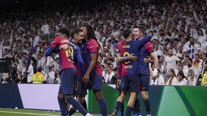 „Eroul de la Sevilla”, cel mai cunoscut fan al lui Real Madrid din România, dat pe spate de vedeta Barcelonei! Anunț surprinzător după victoria memorabilă a catalanilor din „El Clasico”: „Țin cu ei, dar vă spun sincer că m-am bucurat pentru el”. EXCLUSIV