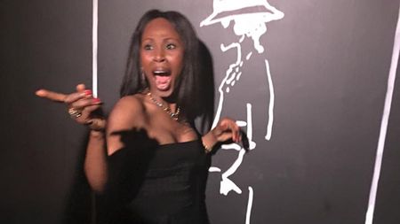 Tatăl copilului ei e milionar din fotbal, dar ea se teme că va fi aruncată pe străzi: „Noi riscăm să ajungem homeless, iar el se plimbă cu avioane private şi iahturi luxoase”