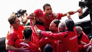 S-a încheiat finala Cupei Davis 2022! Canada a câștigat în premieră „Salatiera de argint", sub privirile lui Novak Djokovic | VIDEO