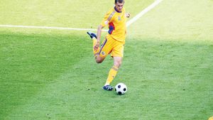 Lucescu surprinde: "Mă gândesc ca în meciul cu Franța Tamaș să poarte numărul 10"