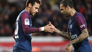 Cum să "ucizi" un campionat încă din etapa a 14-a. AS Monaco - PSG 1-2, cu goluri Cavani și Neymar. VIDEO | Puștiul Mbappe a avut o seară de coșmar în fața echipei de care aparține