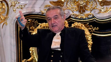 Gigi Becali s-a convins după 45 de minute. Trei titulari, printre care și favoritul Gheorghiță, OUT de la FCSB la pauza meciului cu Gloria Buzău!